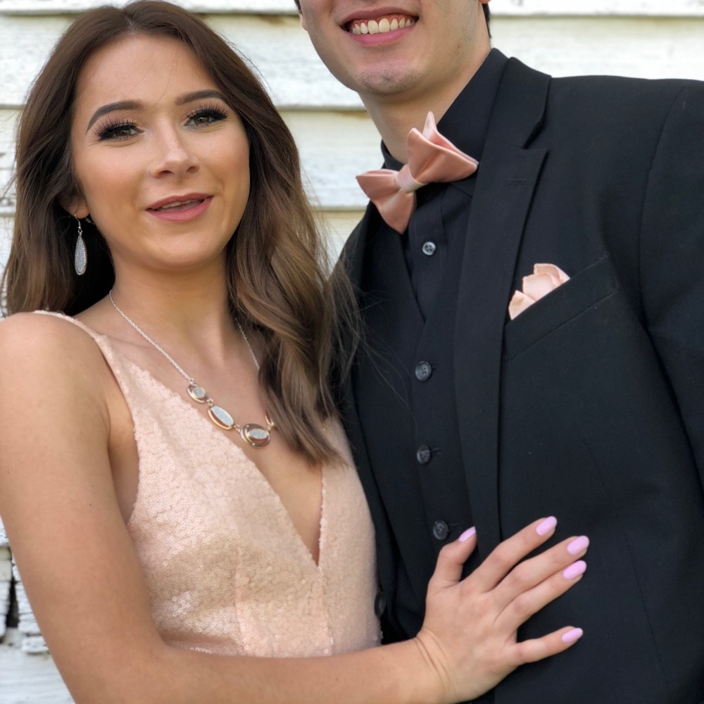 Prom dress - Picture 4 of 8